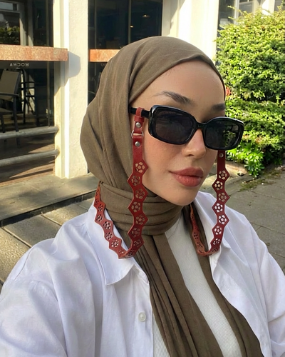 بند عینک زنانه چرم با طراحی خاص